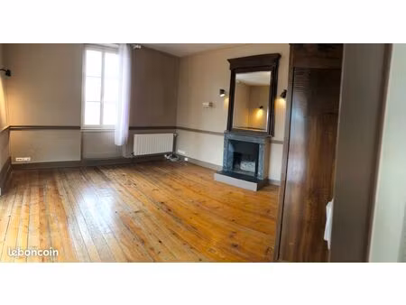 très grand appartement à louer