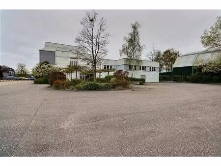 espace.s de bureaux offrant une multitude d’aménagements