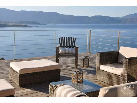 sur le golfe de sagone  très belle villa contemporaine tout confort de 200 m2 surplombant 