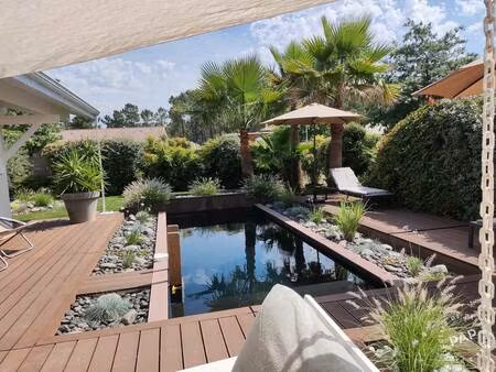 maison avec grande piéce à vivre disposant 3 chambres et 1salle de bains magnifique maison