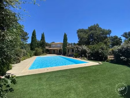 a 2 km des plus belles plages de corse et du centre-ville  sur la route d'arca  cette prop