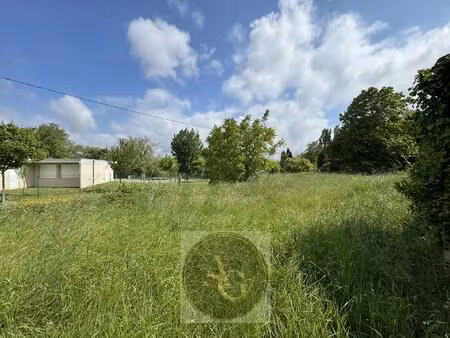 terrain de 1 500m2 constructible à labastide d'anjou