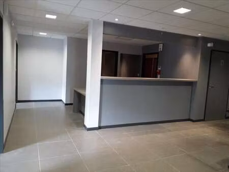 location bureaux et commerces à saint-lumine-de-clisson (44190) : à louer / 147m² saint-lu