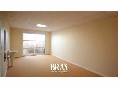 location bureaux et commerces aux sorinières (44840) : à louer / 25m² les sorinières