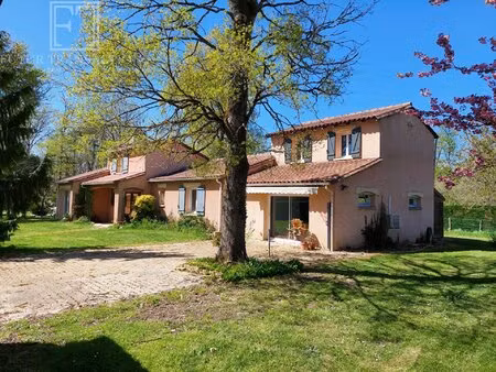 2 maisons avec piscine couverte