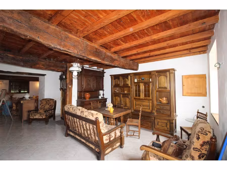 razes  maison de caractère en pleine nature jardin et garag