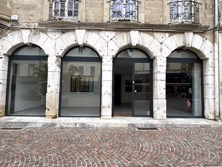local commercial - 72m2 - centre historique - romans sur isè
