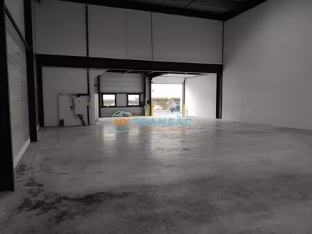 location local commercial