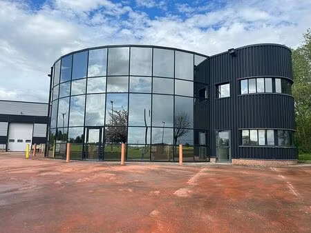 location bureau preaux 92 m²