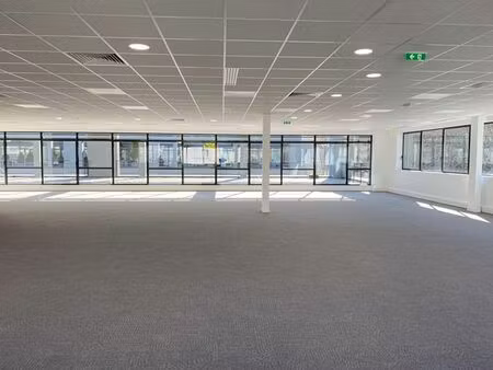 location local d'activités bagneux 1 484 m²