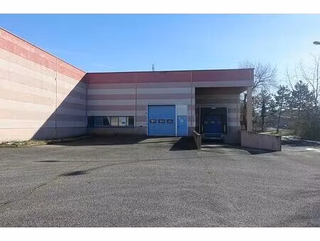 location local d'activités blyes 5 535 m²