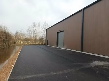 location local d'activités bourg achard 870 m²