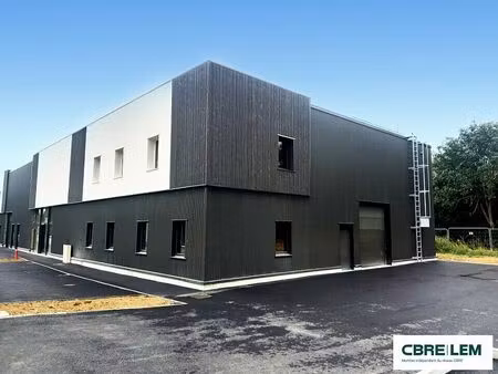 vente local d'activités cormelles le royal 253 m²