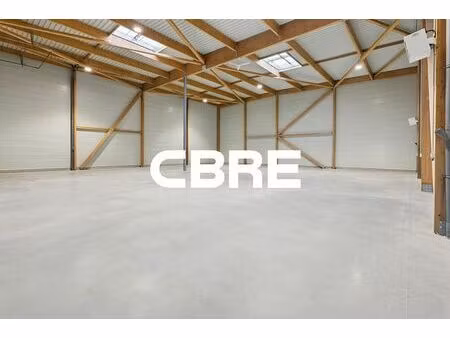 location local d'activités courtry 4 459 m²
