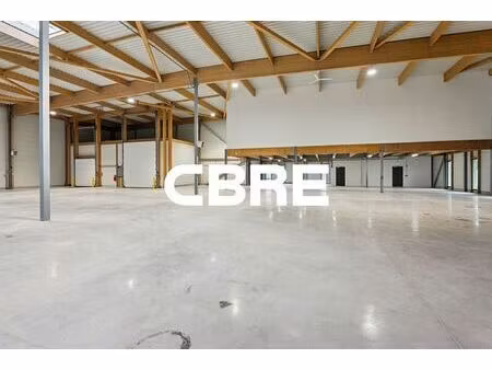 location local d'activités courtry 948 m²