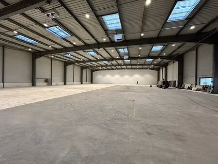 location local d'activités le mesnil amelot 2 496 m²