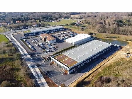 vente local d'activités salleboeuf 1 101 m²