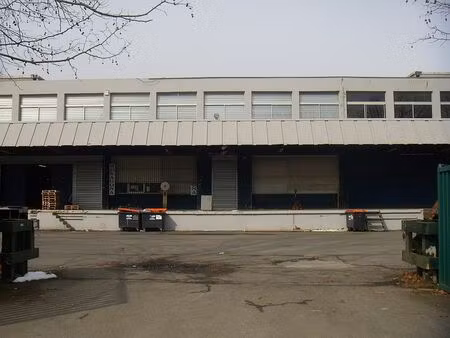 location local d'activités sarcelles 870 m²