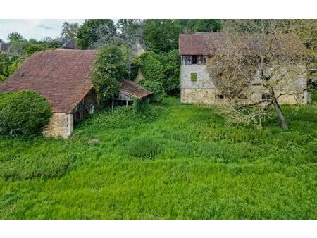gourdon  exclusivité  grange  grangette et hangar sur 1 19 ha