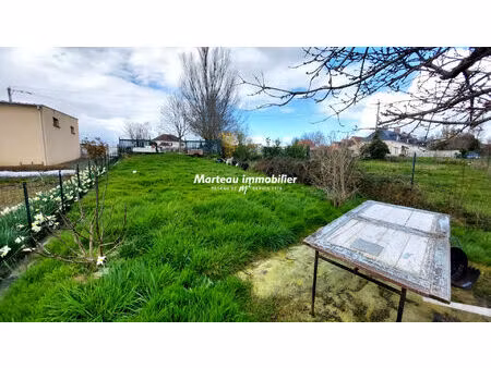 terrain montbizot 202 m2