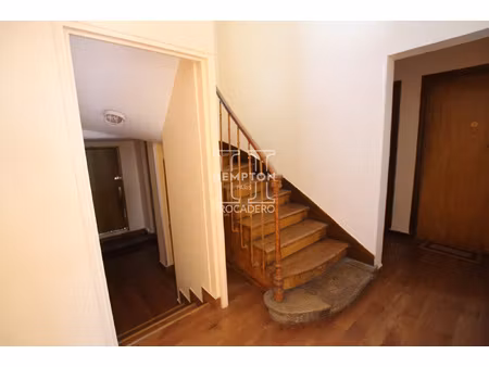 issy-les-moulineaux o immeuble 6 etages - 17 logements - 9 p