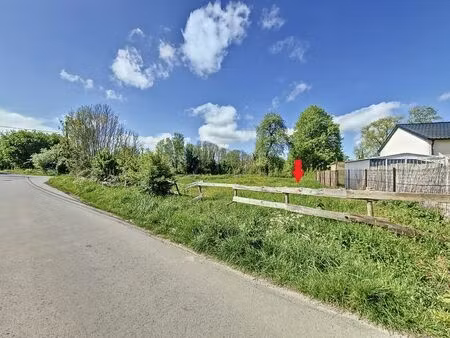 terrain de 5a73ca dans un cadre paisible et verdoyant