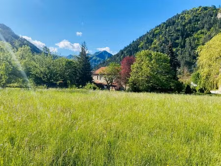 ancienne ferme avec dépendances sur 4395m²