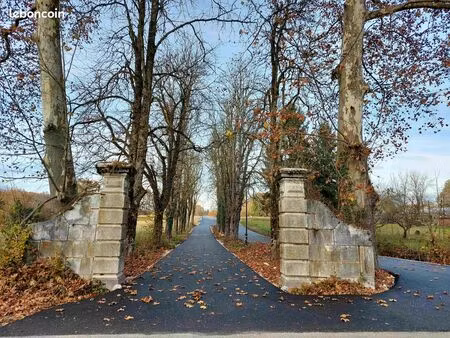 terrain viabilisé de 823 m² à belley