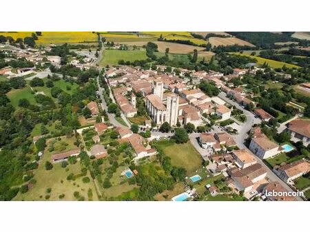 vend terrain à batir au coeur du village médiéval de la romieu