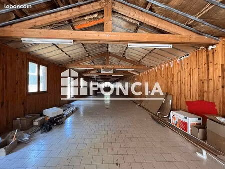 local commercial 200 m²