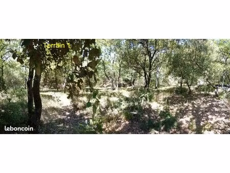 terrain piscinable 900 m2 très calme et nature en luberon provence ...au milieu des chênes