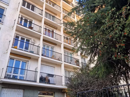 3/4 pieces + balcon lumineux en hyper centre ville