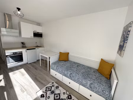 studio neuf entièrement meublé en plein centre-ville