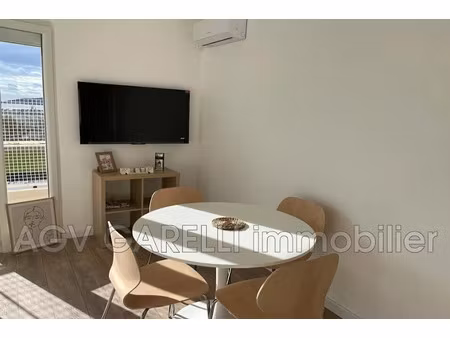 location meublée appartement 5 pièces 100 m² à toulon (83000)  480 €