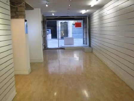 local commercial ou prof. besancon - 68 m2