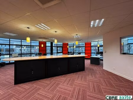 location bureau challes les eaux 254 m²
