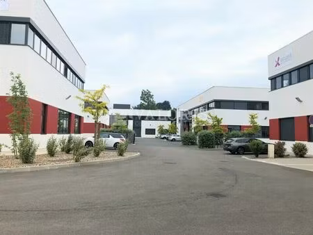 location bureau 141 m² à dardilly (69570)