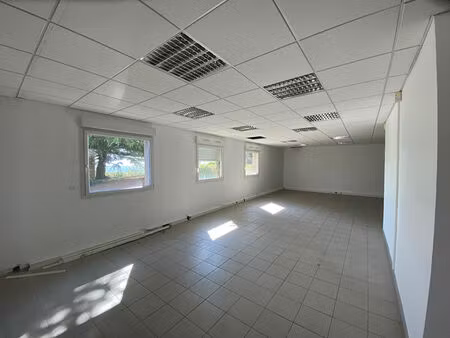 location bureau 10 pièces 220m2 la murette 38140 - 2083 € - surface privée