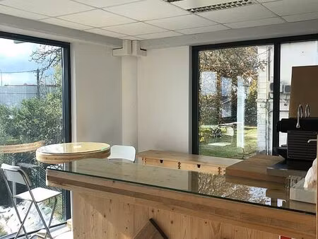 location bureau lormont 238 m²