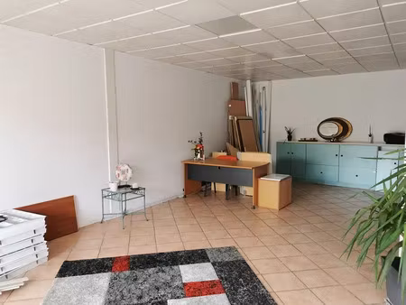 bureaux vide 303 m²