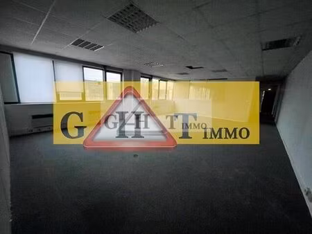 location bureau 330 m² à neuilly-sur-marne (93330)