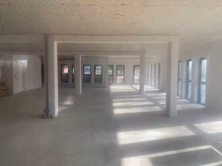 location bureau 282 m² à quimper (29000)