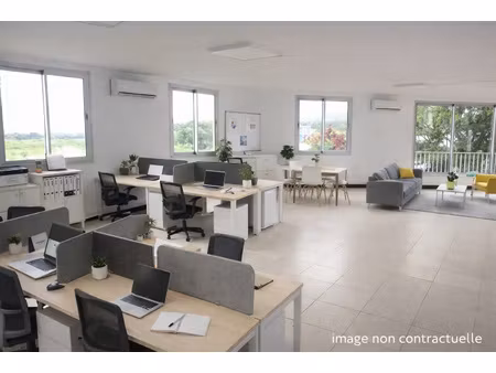 plateau de bureaux climatisé de 67 m2 - saint-benoît