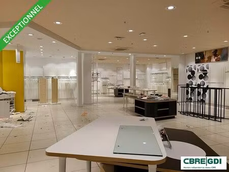 location commerce bollene 100 m²