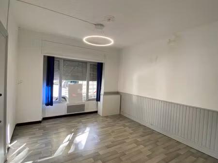 location commerce 60 m² à castelnaudary (11400)