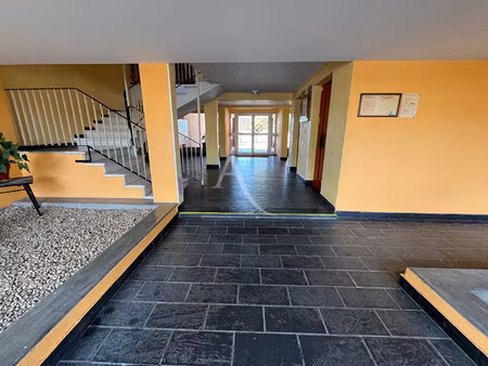 vente commerce 4 pièces 67 m² frontignan (34110)
