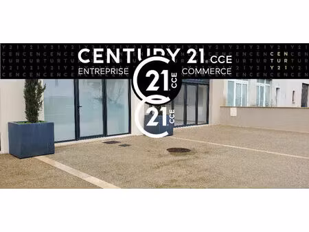 location commerce 100 m² à la môle (83310)