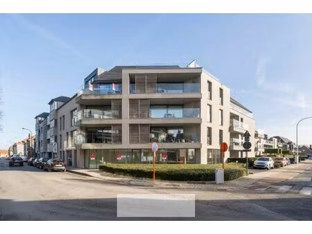 laatste appartement (6% btw mogelijk) + commerciële handelsruimte te koop