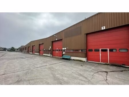 entrepôt à louer avec option bureau/showroom