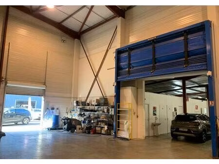 location entrepôt / local d'activités st medard d'eyrans 1 260 m²